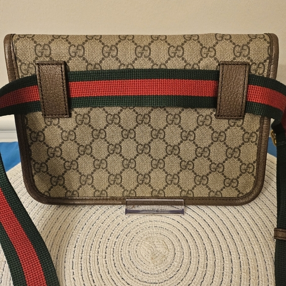 Sold.                         Gucci GG Supreme Belt Bag – Beige/Brown - Picture 3 of 9